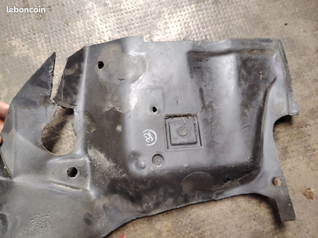 Protection baie moteur mercedes w124 260e (image 3)