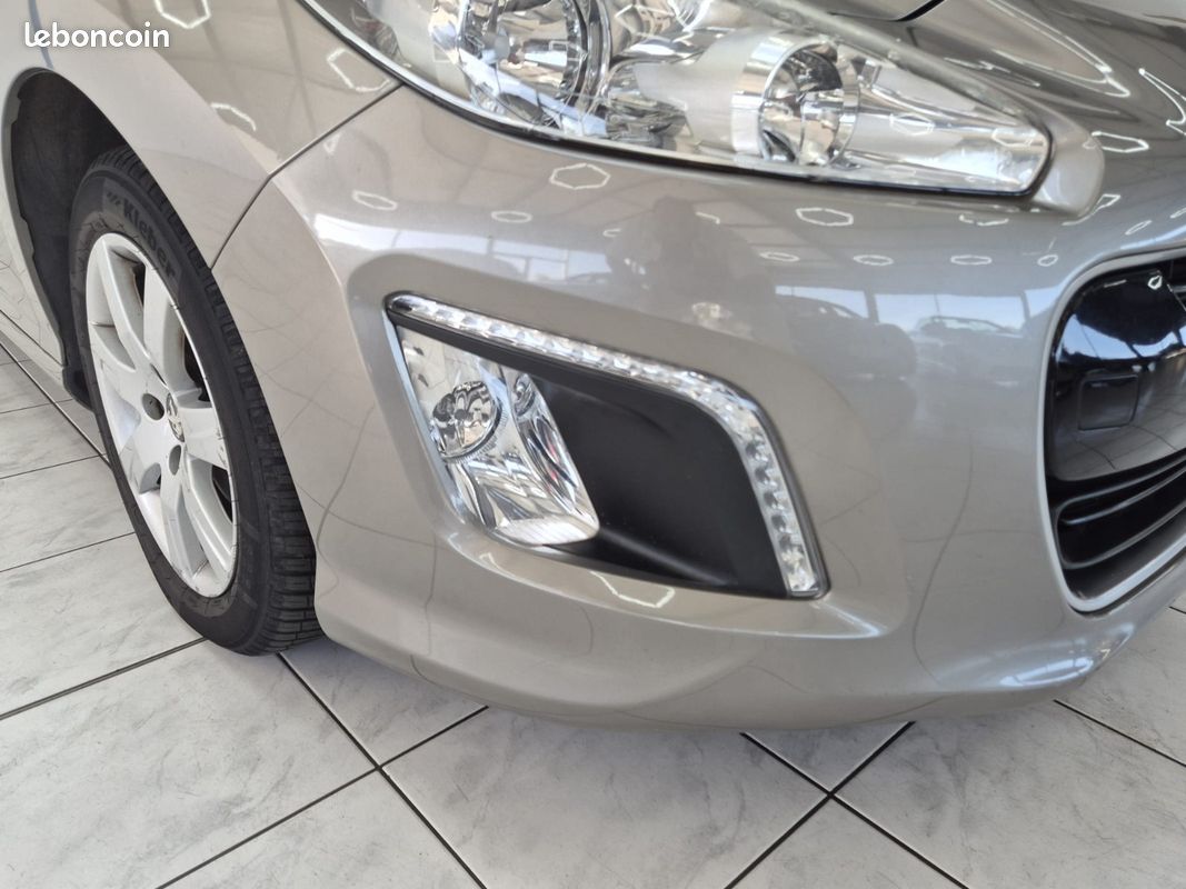 Peugeot 308 1.6 HDI 92 cv (image 7)