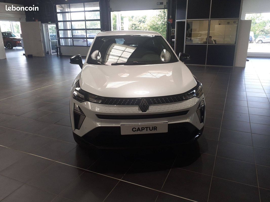 RENAULT Captur E-Tech full hybrid 160 ch Techno (image 8)
