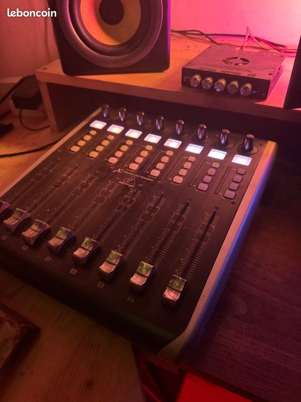 Behringer X-Touch Extender (image 3)