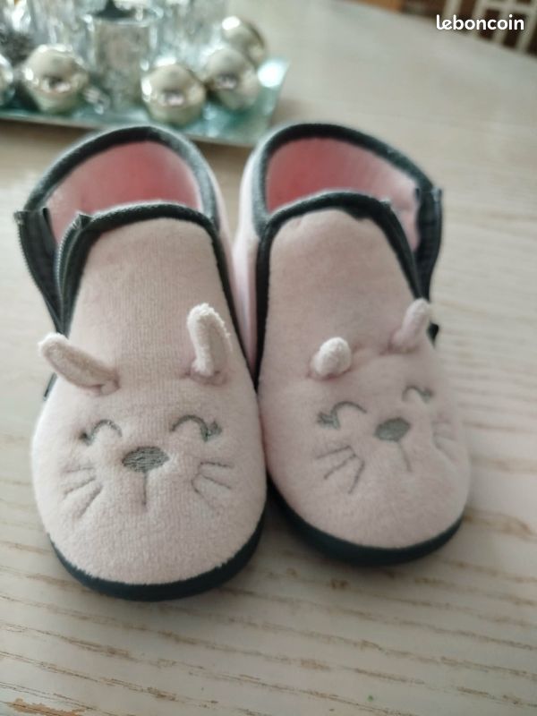 Chausson bébé taille 27 (image 1)