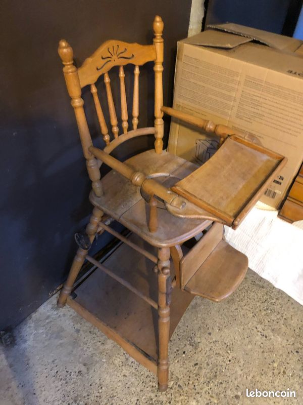 Chaise bébé ancienne (sans le pot) (image 1)