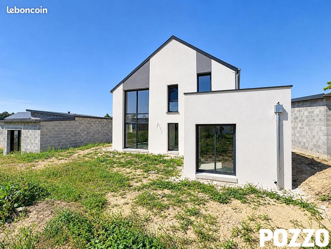 Maison 5 pièces 102 m² · à Bréhal · 102 m² · 440 000 €