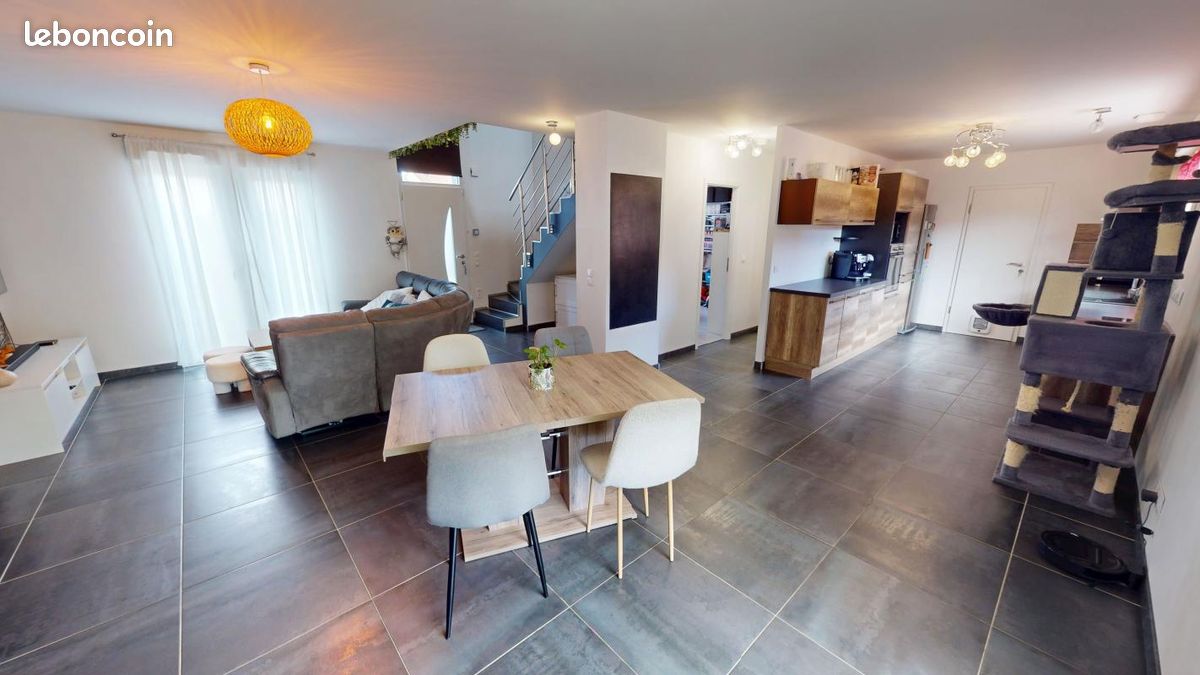 Maison 6 pièces 126 m² · à Pontoy · 126 m² · 349 000 €
