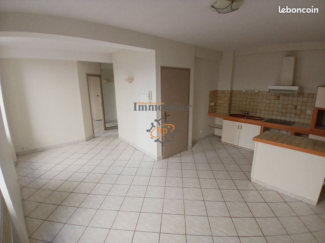 Appartement 2 pièces 40 m² · à Saint-Affrique · 40 m² · 395 €/mois