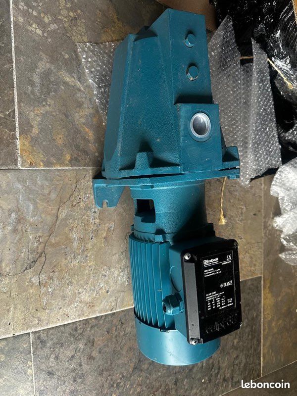 Pompe Calpeda BNG 6/18/A Pompe auto-amorçante professionnelle en bronze (résistante corrosion) (image 1)