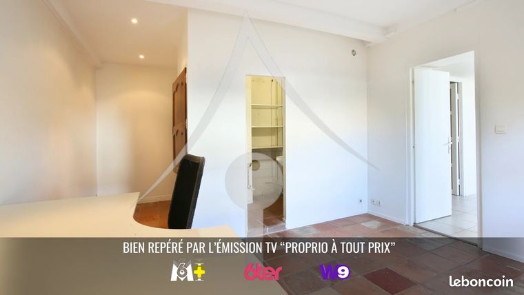 https://img.leboncoin.fr/api/v1/lbcpb1/images/57/04/35/570435db86aebed758071a2fbe4296723b64e42e.jpg?rule=ad-image