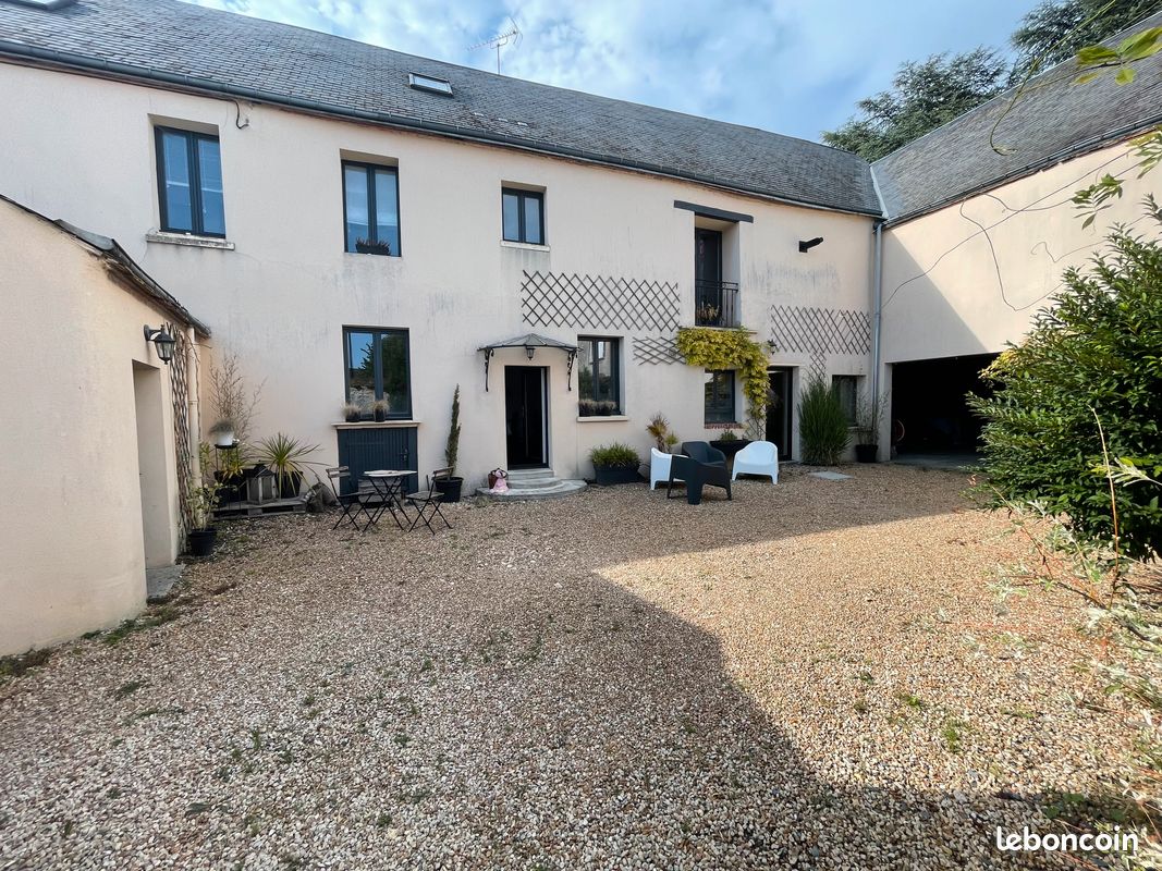 Maison 9 pièces 240 m² · à Chartres · 240 m² · 295 000 €