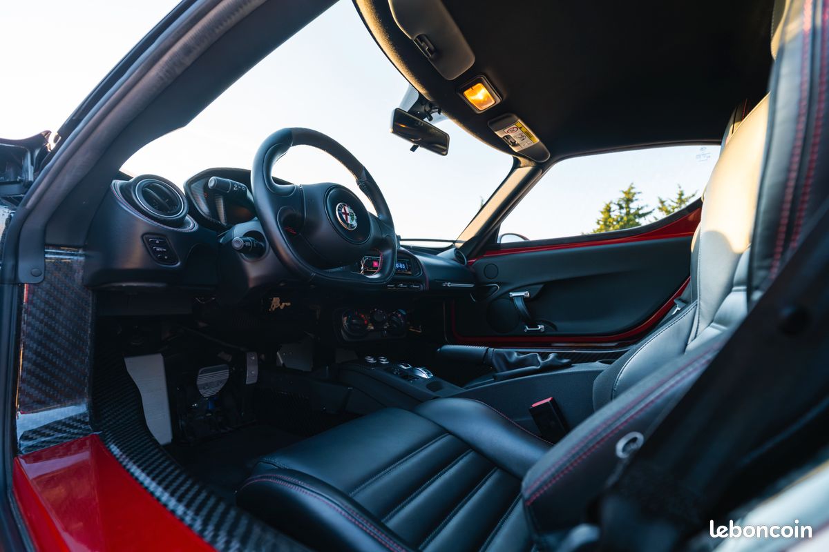 Alfa Roméo 4C - Racing pack - Première main (image 7)