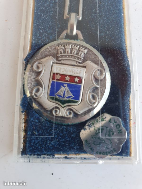 Porte clef villes Deauville + Trouville + la vie du rail (image 4)