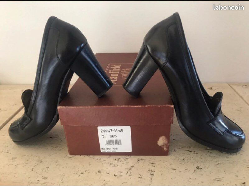 Mocassins Femme Manfield Cuir Noir, Taille 39 1/2, Semelles Vibram