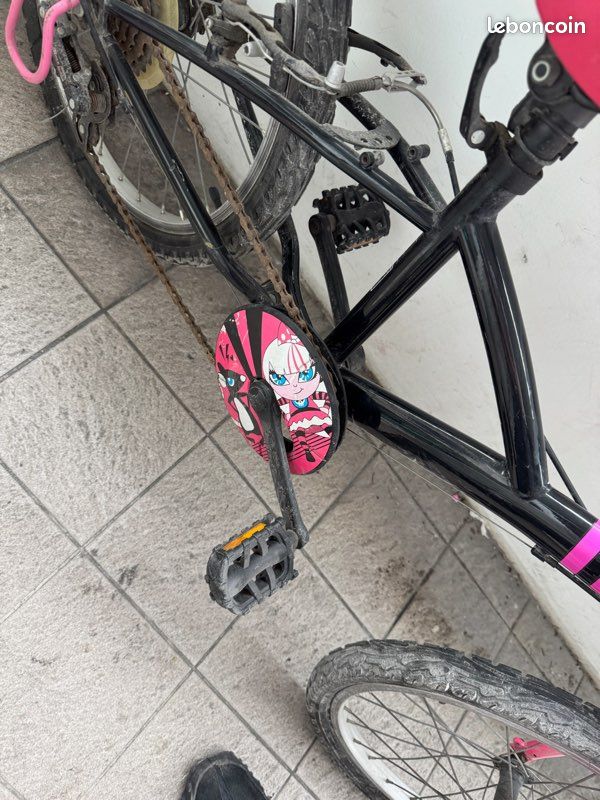 VTT enfant Noir et Rose (avec vitesses) (image 4)