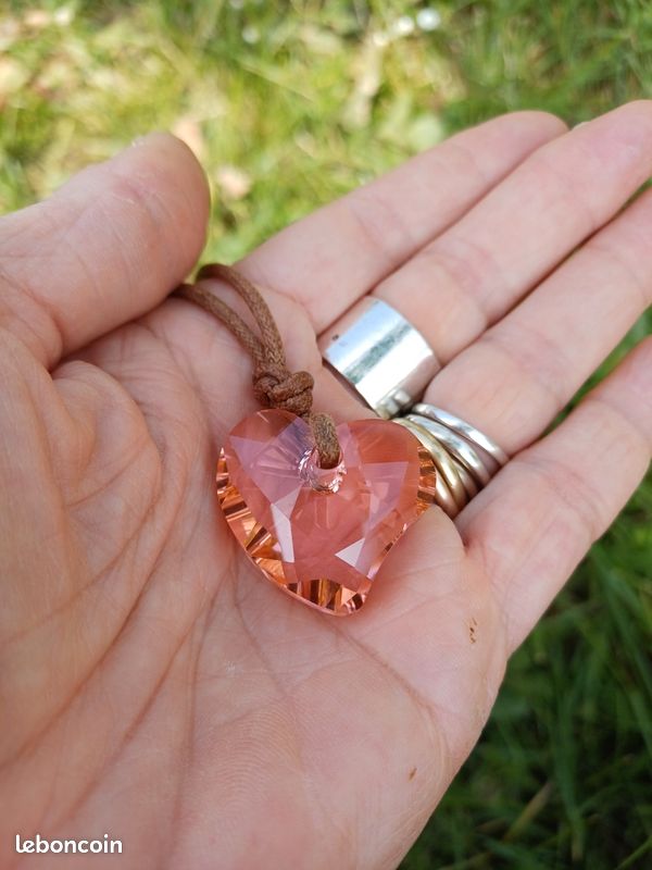 Pendentif coeur en cristal swarovski son cordon d