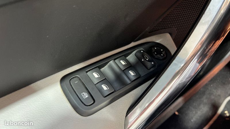 Peugeot 308 CC 2.0 HDI136 FAP ROLAND GARROS II (image 17)