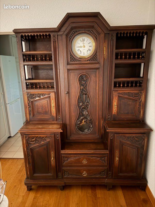 Armoire en bois avec pendule (image 1)