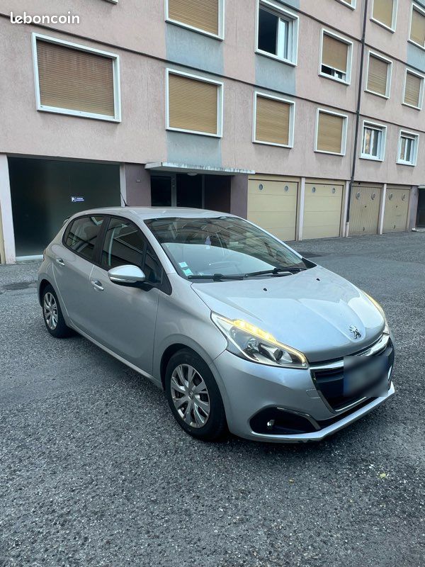 Peugeot 208 de 2016 (image 2)