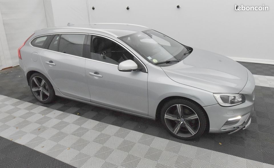Volvo V60 D4 190 R-DESIGN BA (image 2)