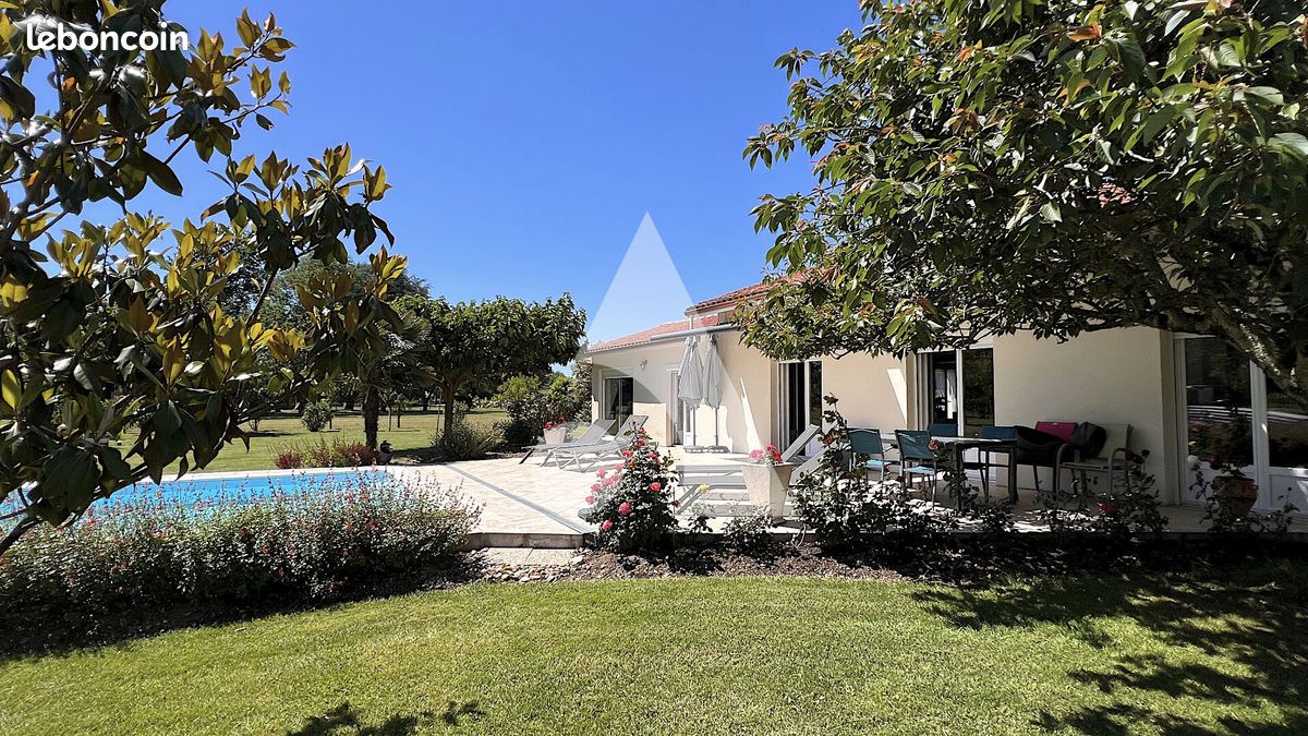 Maison 6 pièces 215 m² · à Saint-Médard-de-Guizières · 215 m² · 344 500 €