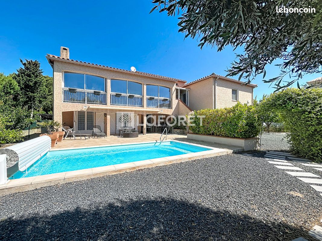 Propriété 5 pièces 220 m² (image 1)