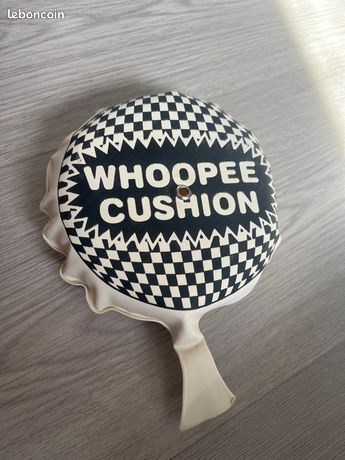 Coussin Péteur, Farce et Attrape