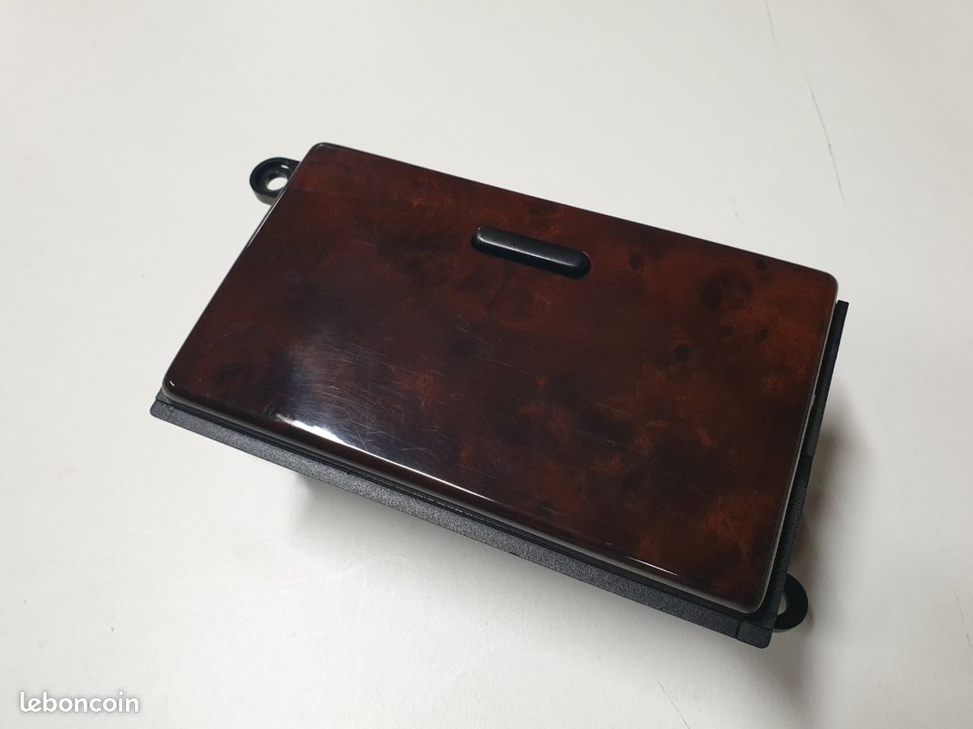 Compartiment à trappe vide poche de console centrale Audi A8 et S8 D2 4D1863075 (image 1)
