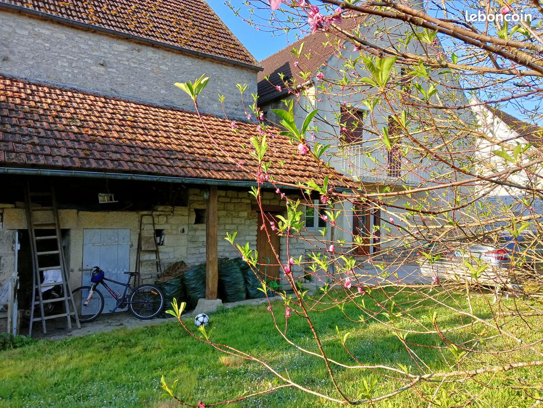 Maison 6 pièces 130 m² · à Vézelay · 130 m² · 129 000 €