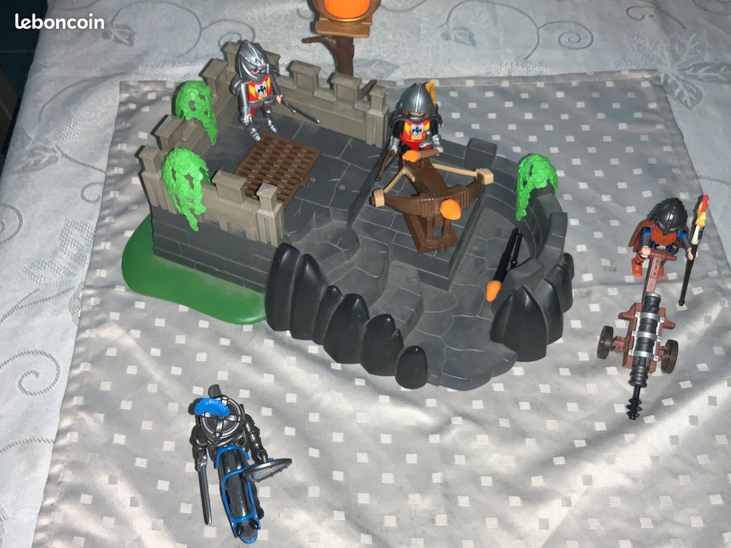 Bastion des chevaliers du dragon ailé playmobil (image 1)