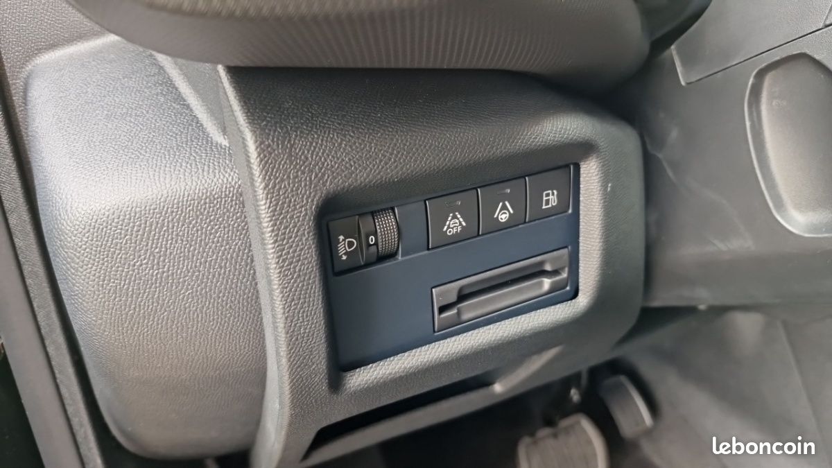 Citroën C5 Aircross Hybride rechargeable 180 e-EAT8 MAX (image 19)