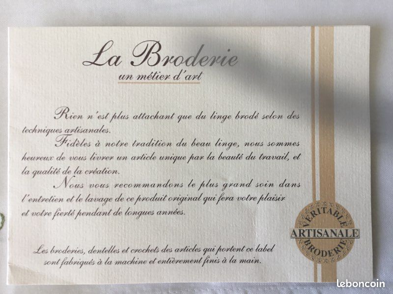 Nappe blanche brodée 250x170 + 12 serviettes (image 5)