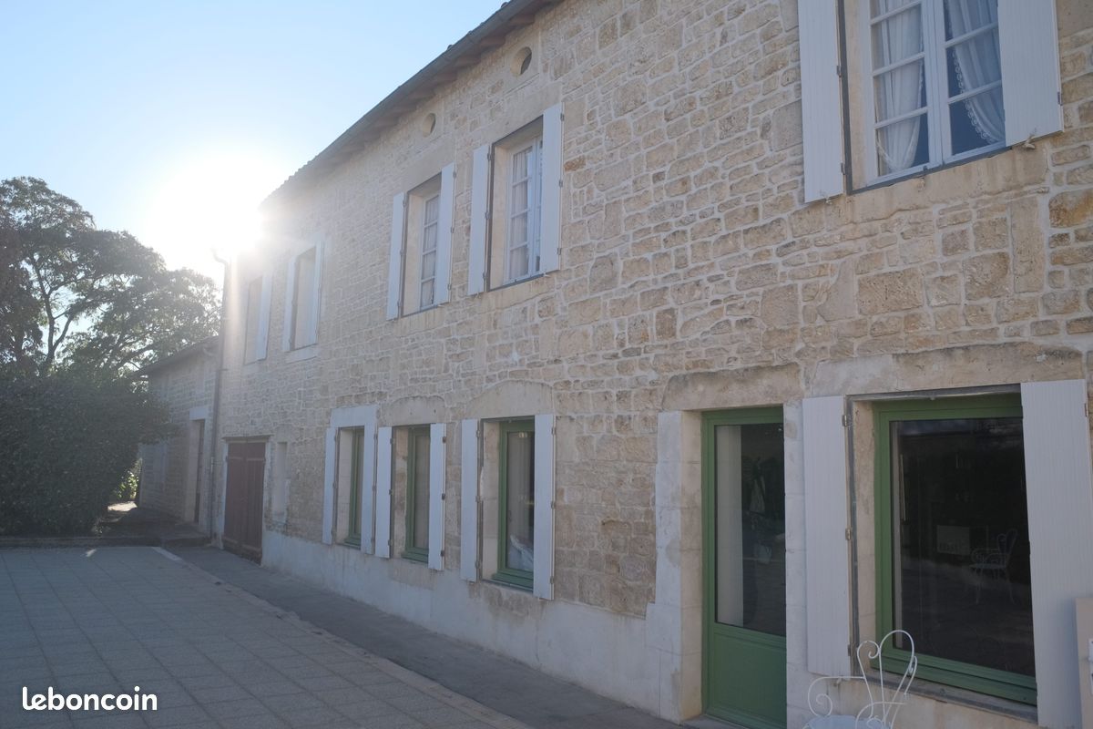 Maison 6 pièces 137 m² · à Melle · 137 m² · 185 000 €