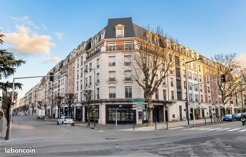 Place de parking sécurisée – RER D / Métro 8 – Maisons-Alfort · 25 000 €