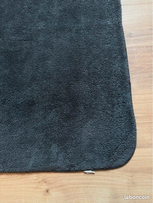 Tapis gris foncé antidérapant (image 3)