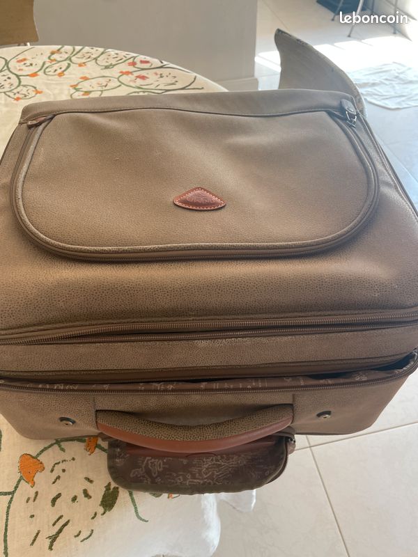 Bagage de voyage (image 3)