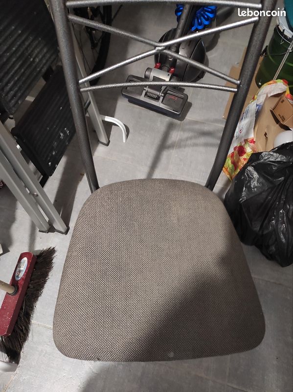 2 chaise grises (image 1)