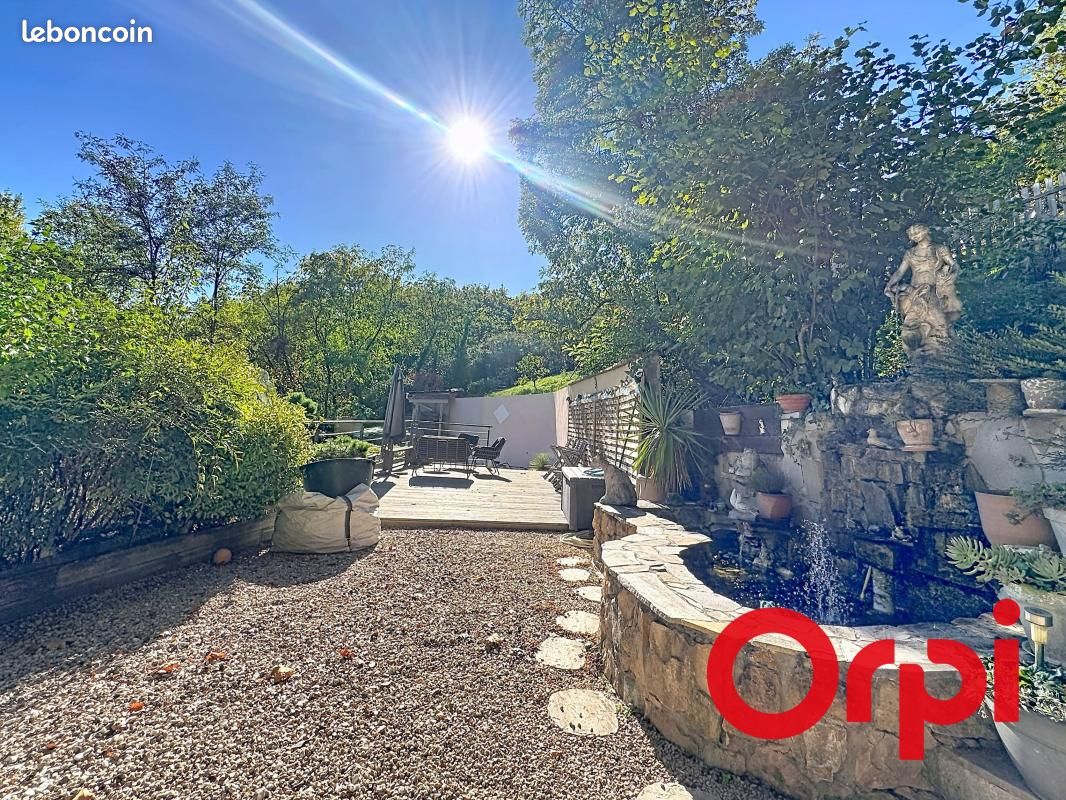 Maison 5 pièces 180 m² · à Chaponost · 180 m² · 550 000 €