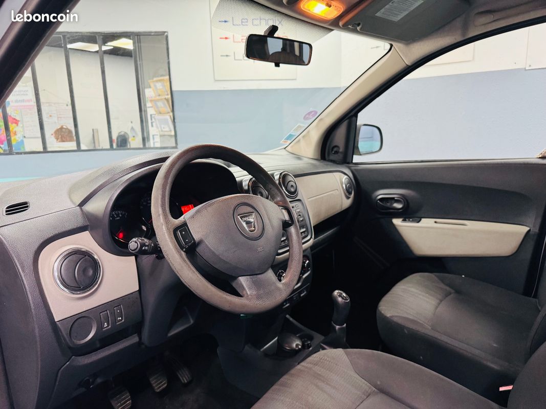 DACIA LODGY 1.2 TCe 115 5 places Silver Line (image 8)