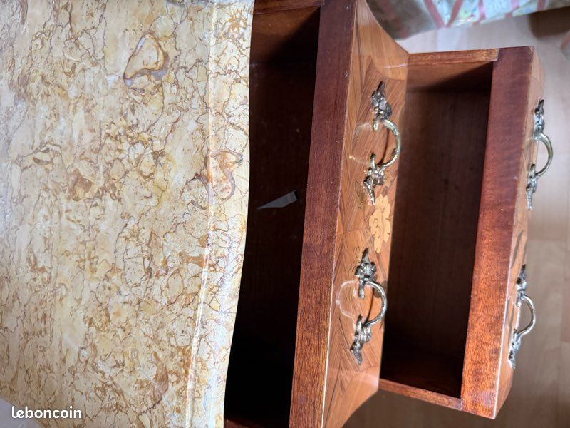 Lot de 2 tables de chevets Louis XV en marbre rose (image 4)