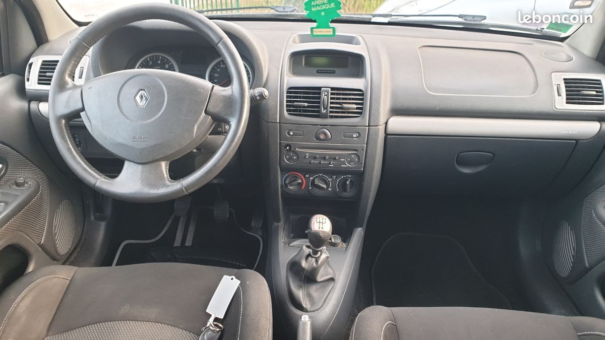 RENAULT CLIO CAMPUS 1.2 il 75 ch AUTHENTIQUE (image 5)