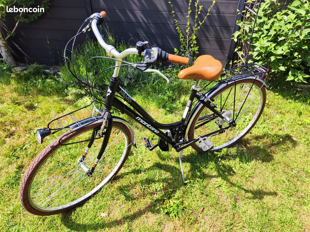 Vélo urbain femme en très bon état de marque Paris Vélos