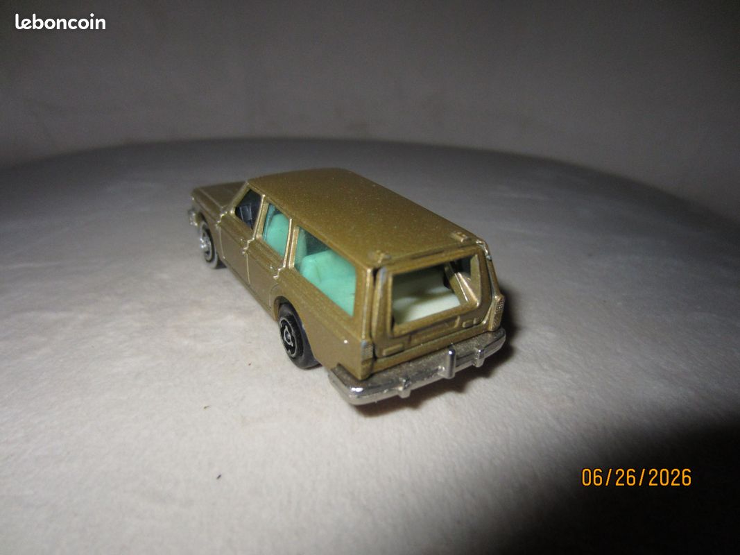 Voiture majorette volvo 245DL numéro 220 (image 2)