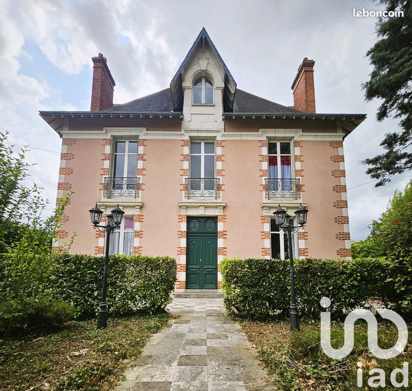Maison 11 pièces 265 m² · à Sablé-sur-Sarthe · 265 m² · 414 000 €