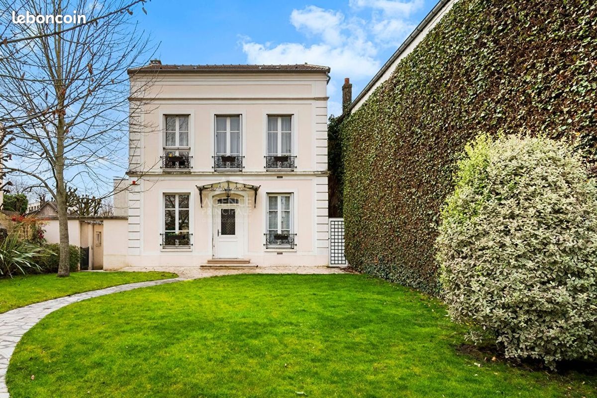 Maison 6 pièces 161 m² · à Saint-Germain-en-Laye · 161 m² · 1 575 000 €