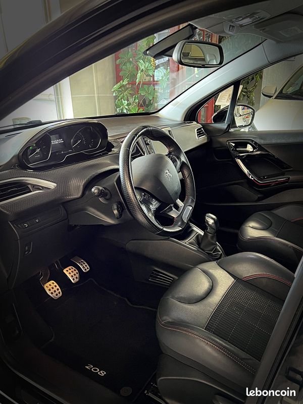 Peugeot 208 1.2 Puretech 110ch GT Line 5p BVM (image 3)