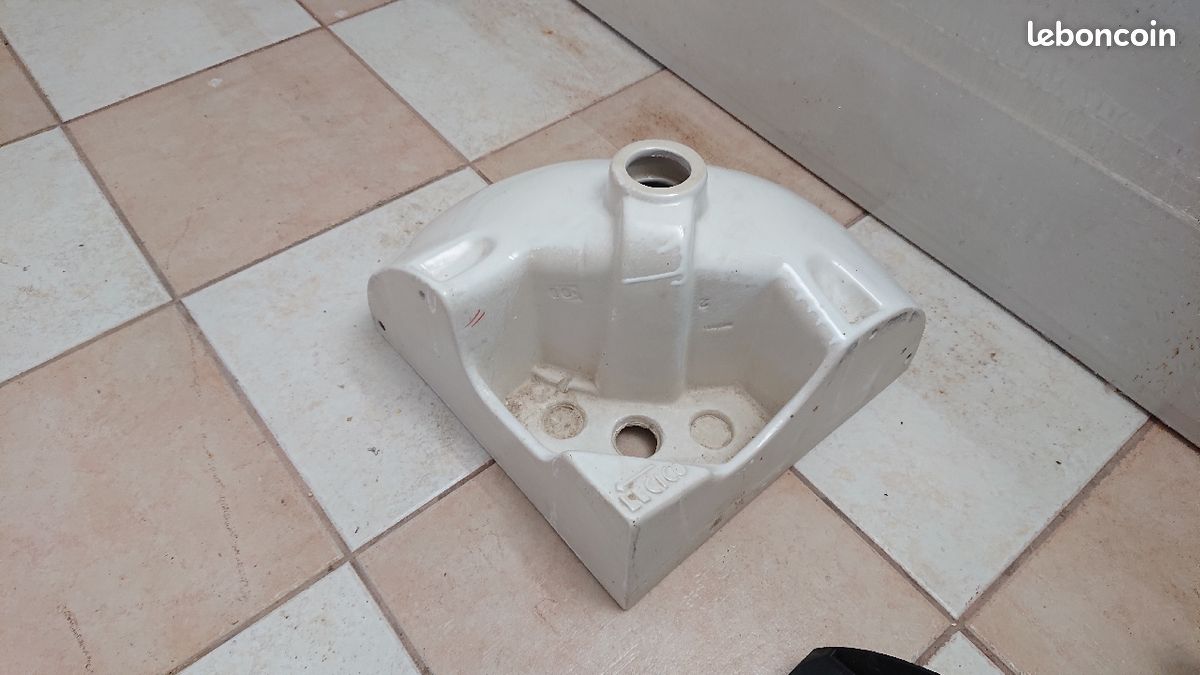 Lavabo d angle (image 2)