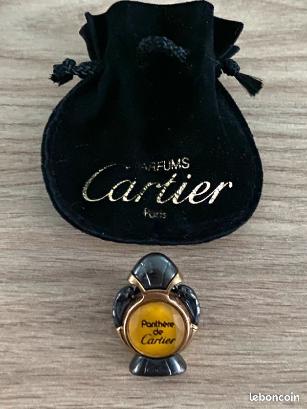 Pin’s parfum panthère 🐆 de Cartier (image 1)