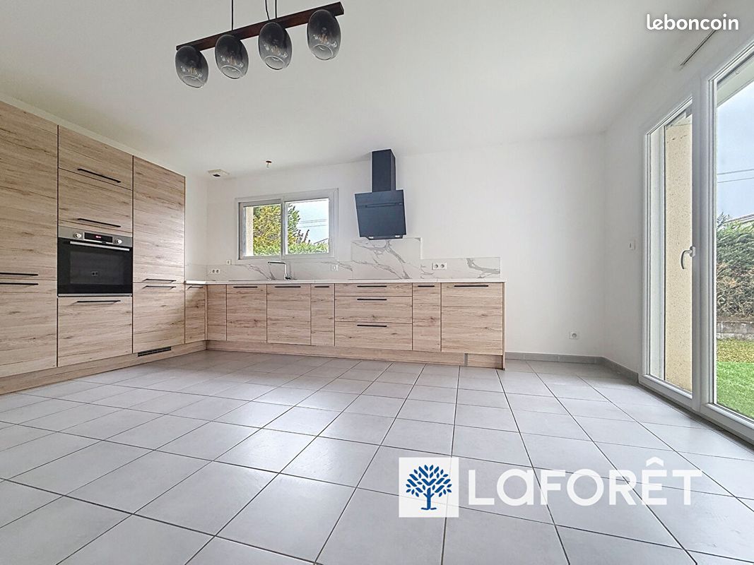 Maison a louer - 5 pièce(s) - 129 m2 - Surfyn