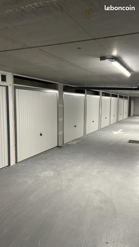 Parking 12 m² · à Fontenay-aux-Roses · 12 m² · 120 €/mois