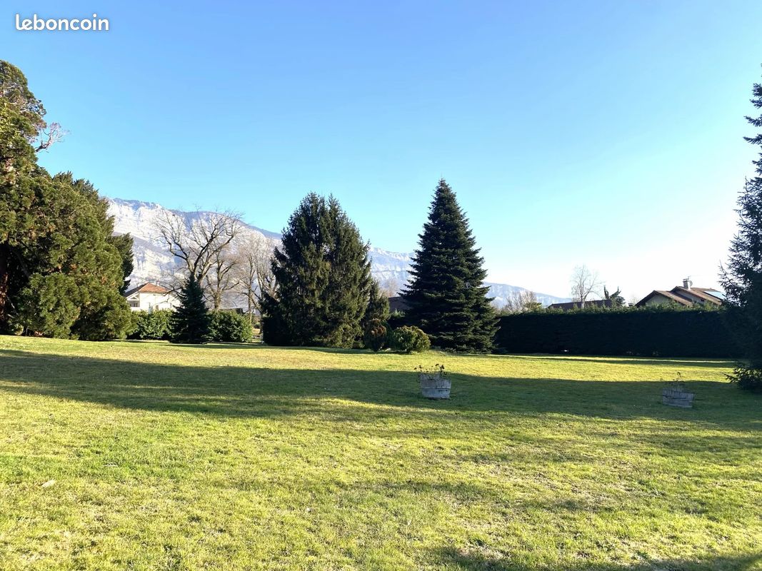 Terrain 700 m² · à Aix-les-Bains · 700 m² · 370 000 €
