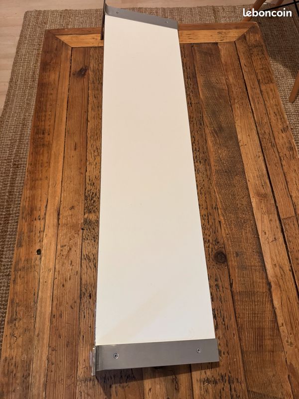 Vend 8 étagères de la marque IKEA avec fixation. 5 e pièces (image 1)