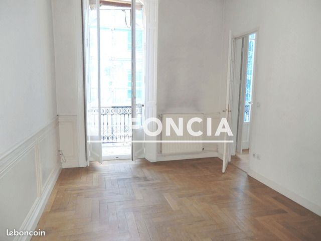 Appartement 1 pièce 27 m² · à Grenoble · 27 m² · 557 €